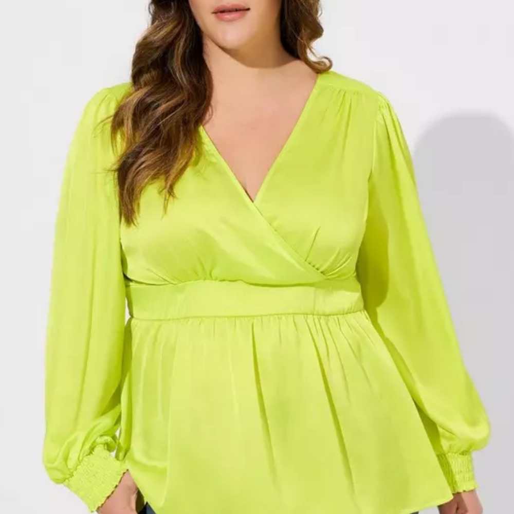 Torrid NWT Plus 0‎ 0X XL Open Back Satin Lime Babydoll Top Blouse Shirt NWT